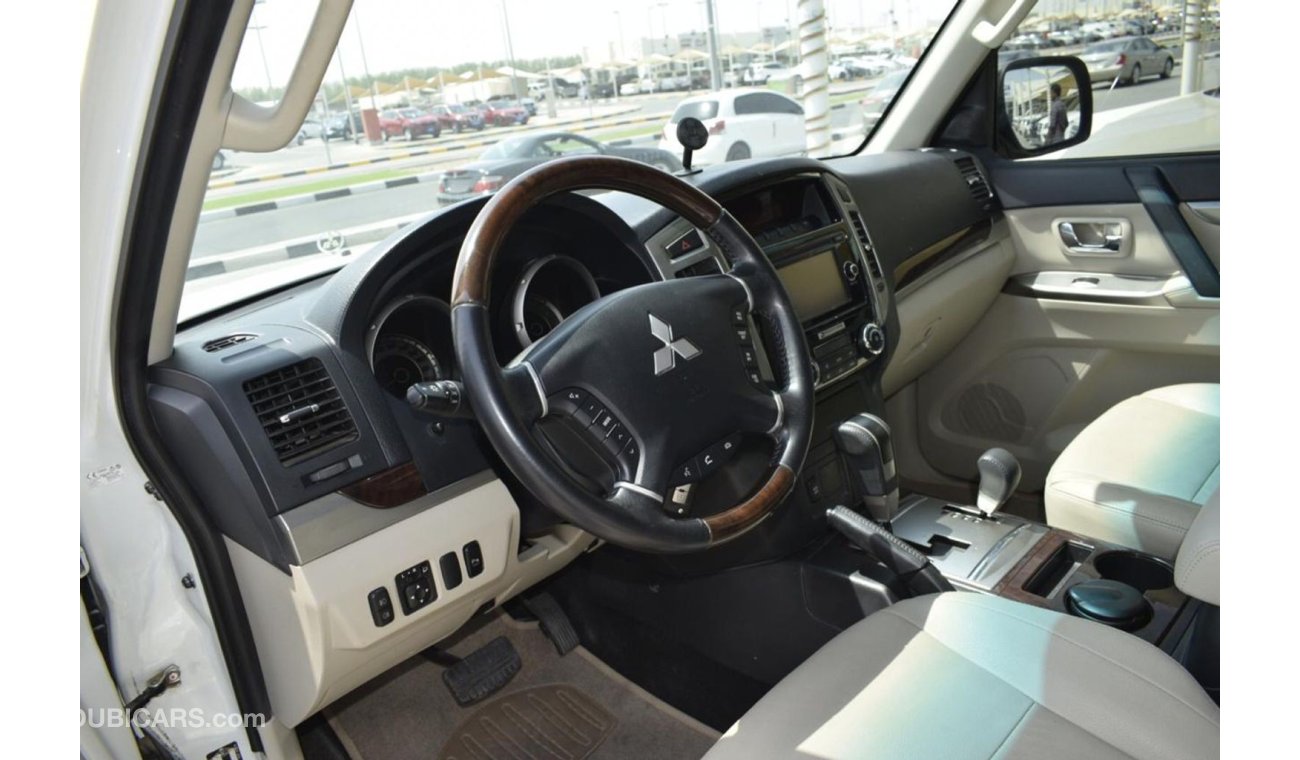 Mitsubishi Pajero First owner full service history under warranty 3.8 liter top opition