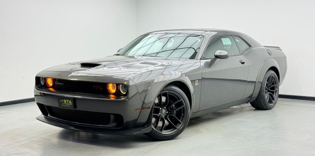 Dodge Challenger 2019 Dodge Challenger 392 SRT 8, Warranty, Carbon Fiber Package, Excellent Condition, GCC