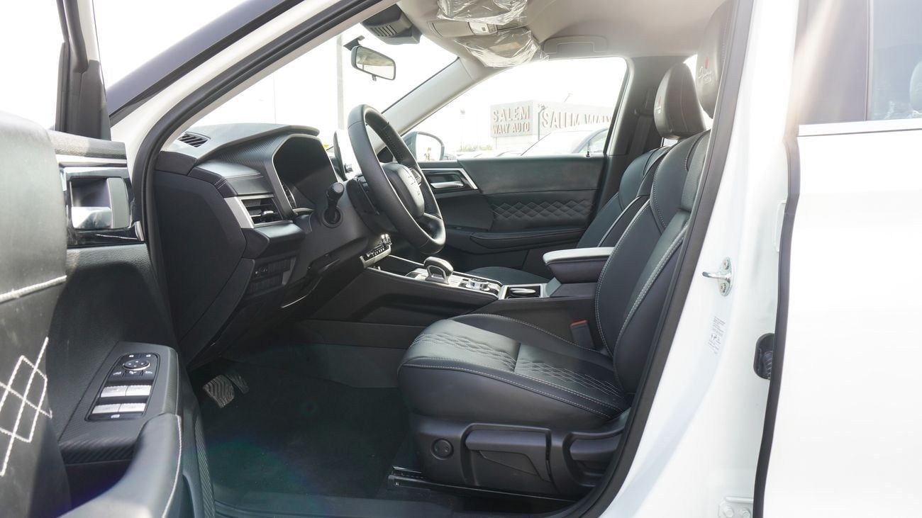 Mitsubishi Outlander Brand New Mitsubishi Outlander MidLine 2025 Export 2.5L Petrol A/T|White/Black|OUTLANDER-ML-25-PE|