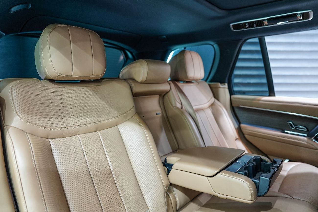 Land Rover Range Rover HSE P530 4.4L Vogue, Fixed Side Steps, Panoramic Roof, Dealer Warranty Till 09/04/2028!!