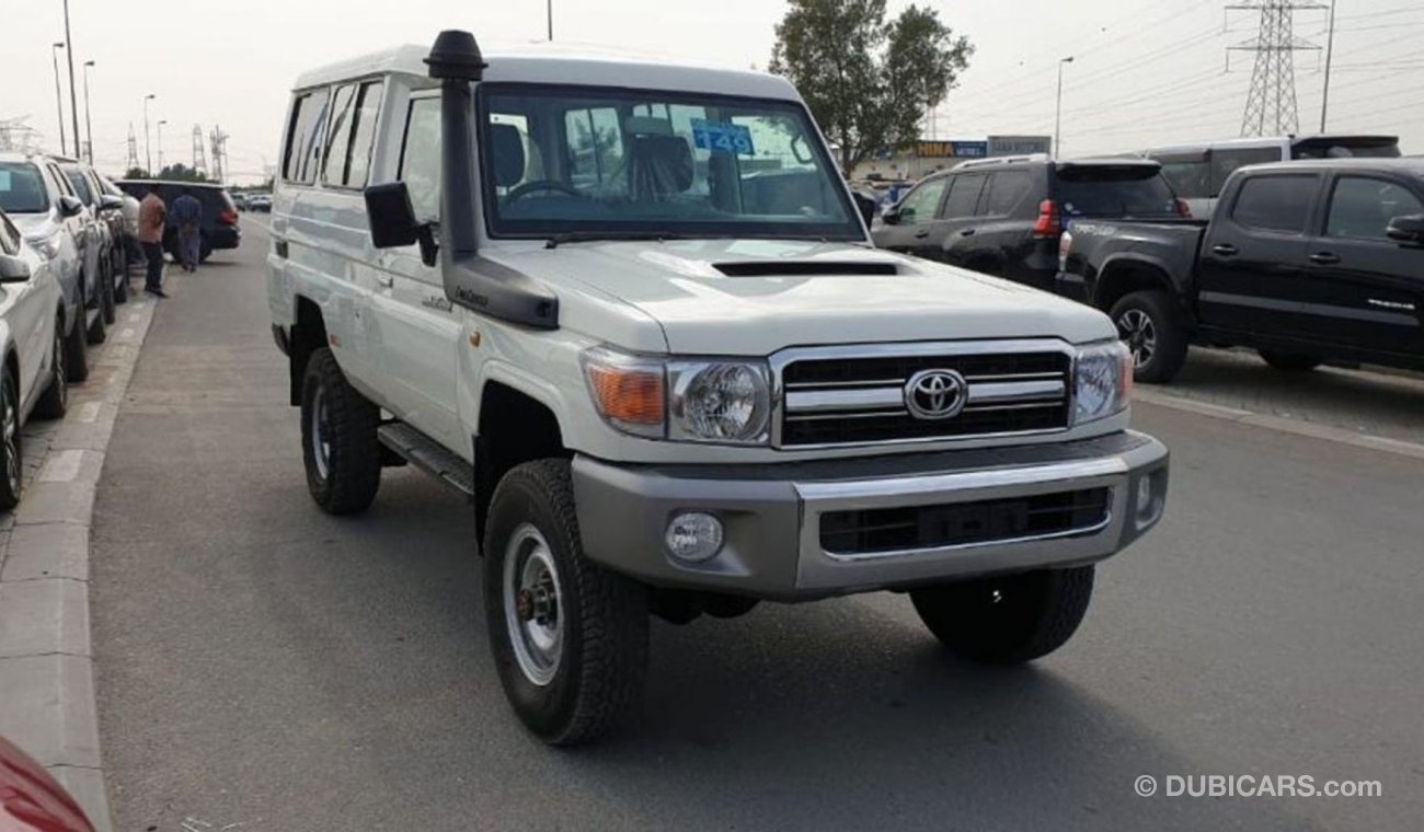 Toyota Land Cruiser Right hand drive 4.5 V8 diesel manual HARDTOP 2012 Perfect inside and out side