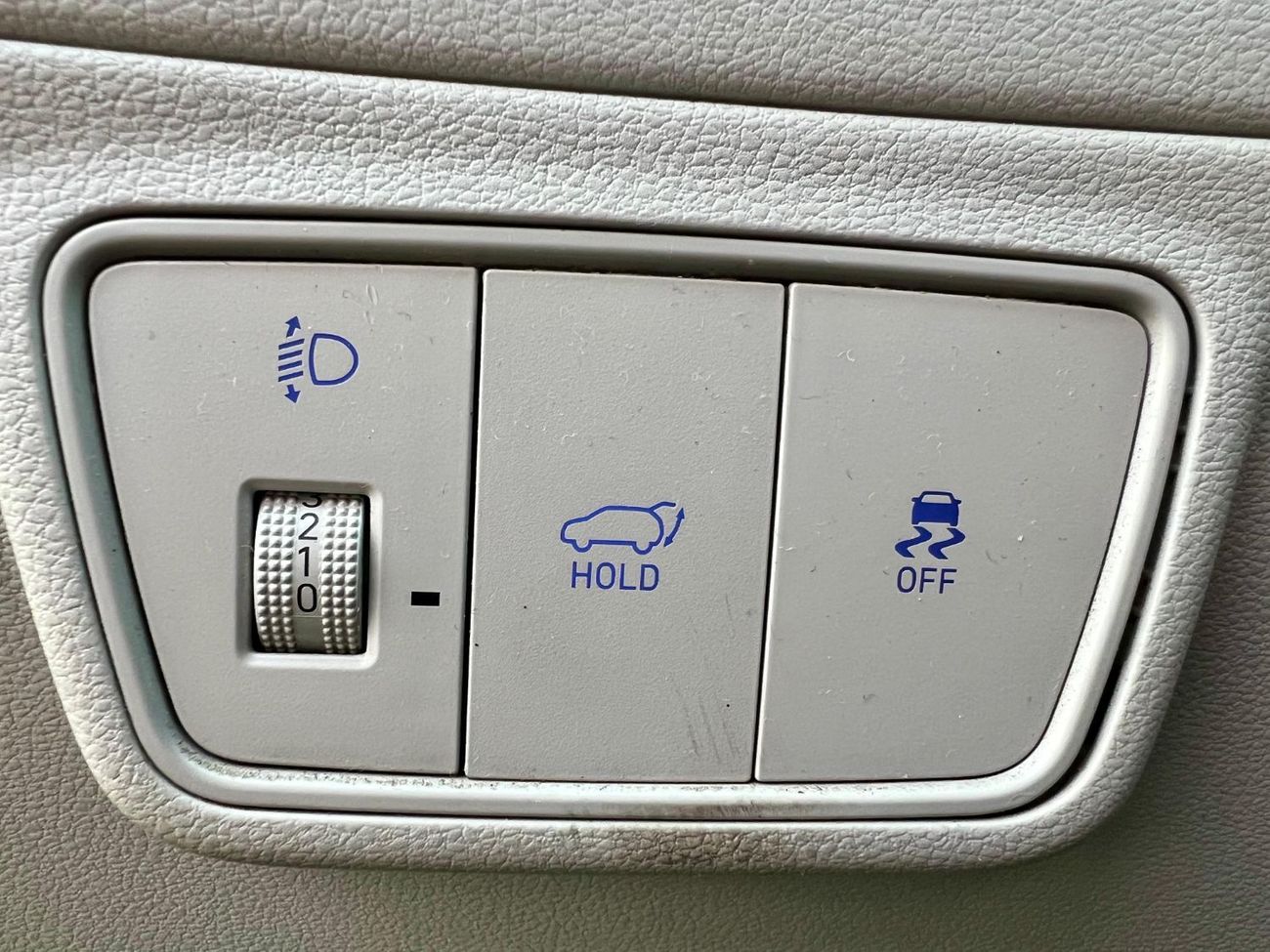 Hyundai Tucson Premium 1.6L gcc warranty one year bank financie available