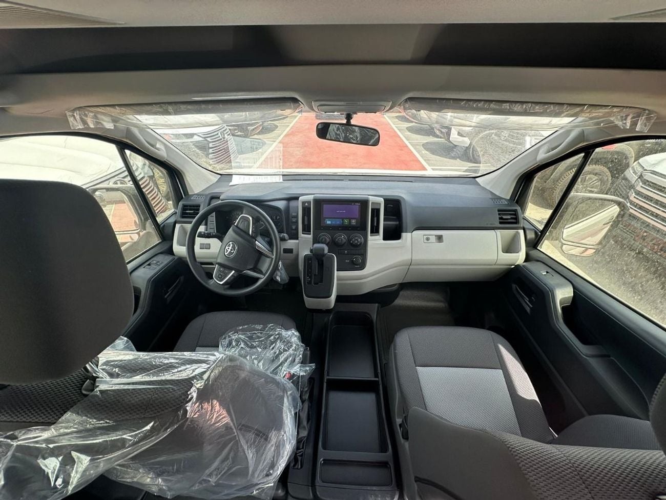 Toyota Hiace TOYOTA HIACE 3.5 L PETROL  AUTOMATIC ,13SEATS,HIGH/ROOF 2025