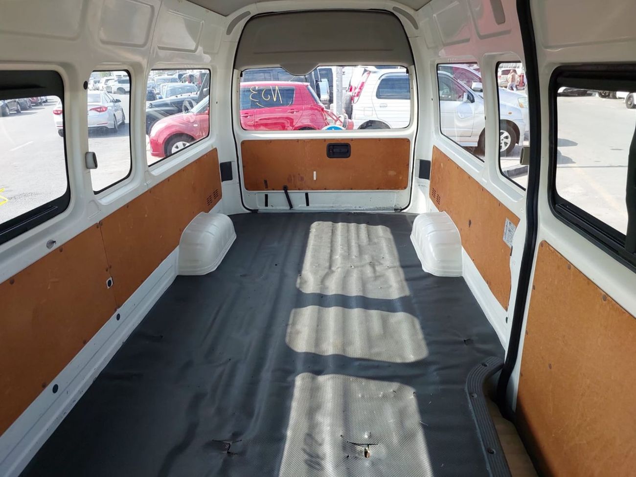 تويوتا هاياس TOYOTA HIACE VAN RHD 2015 MODEL 3.0 L DIESEL AUTOMATIC(PM15731)