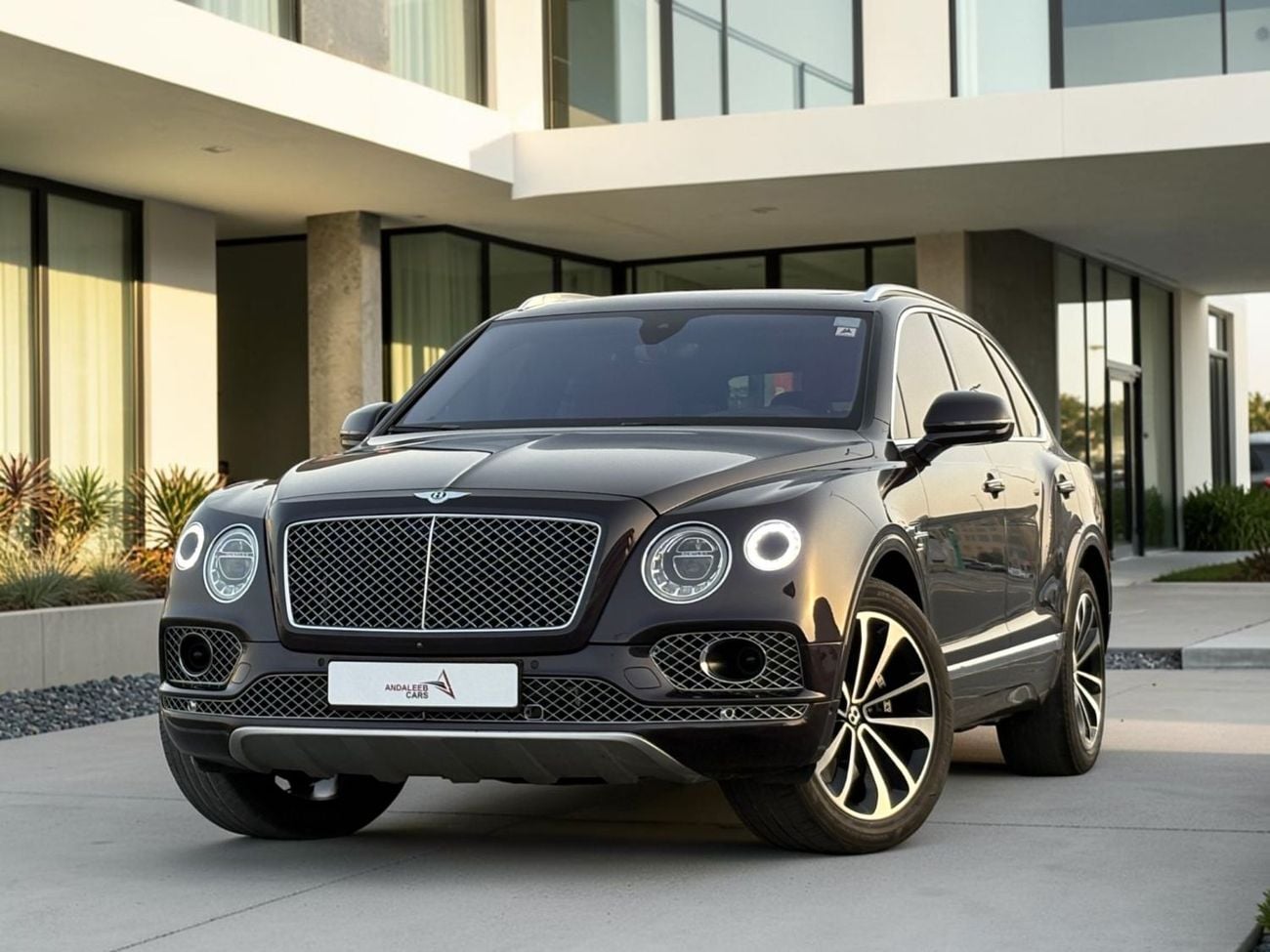 بنتلي بينتايجا AED 3,990 P.M | 0% DOWN PAYMENT | BENTLEY BENTAYGA | 6.0L W12 | 2017 | GCC SPECS