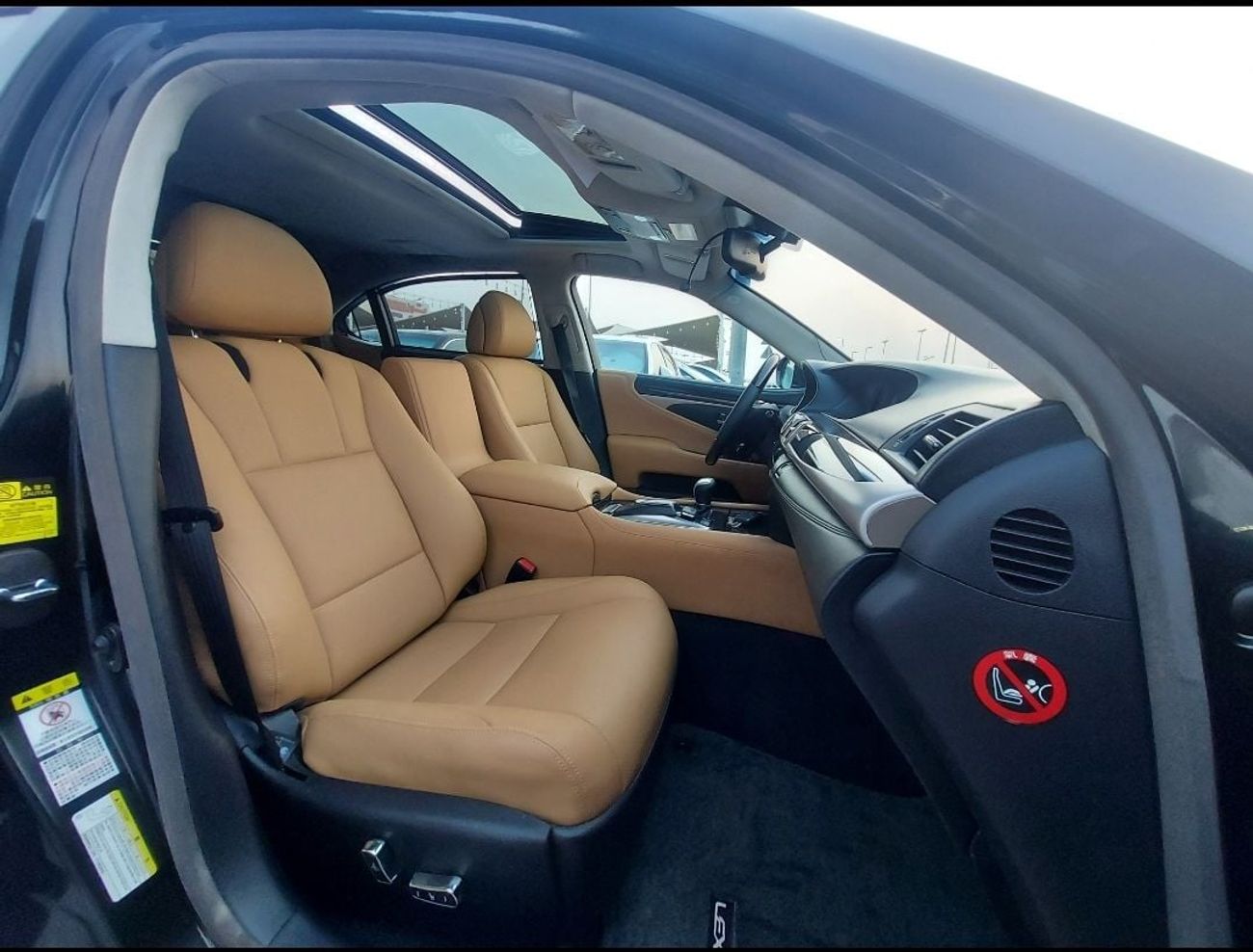 Lexus LS460 Premier SWB 4.6L (375 HP)