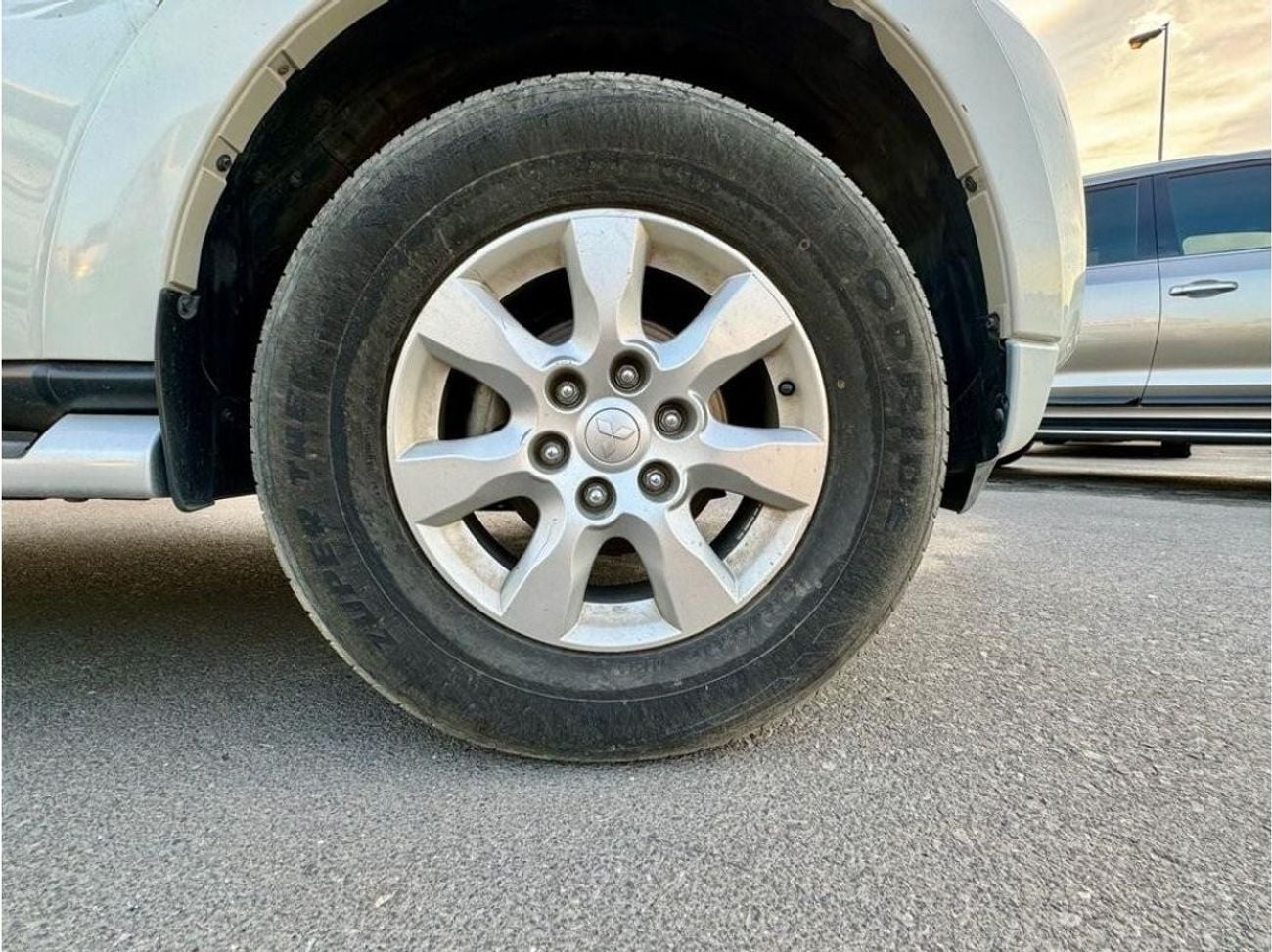 Mitsubishi Pajero GLS HIGHLINE GLS Base 3.5L