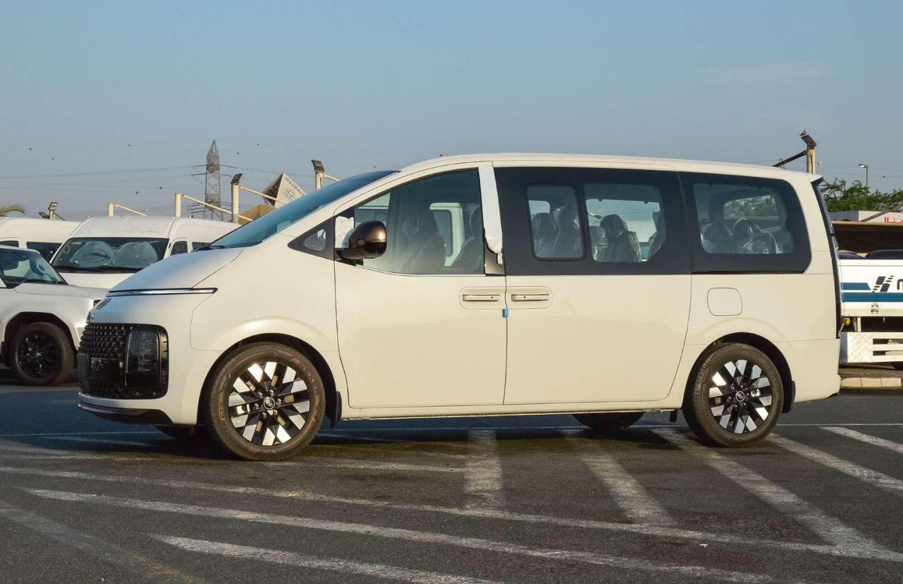 Hyundai Staria HYUNDAI STARIA 2.2L DIESEL LUXURY 2025