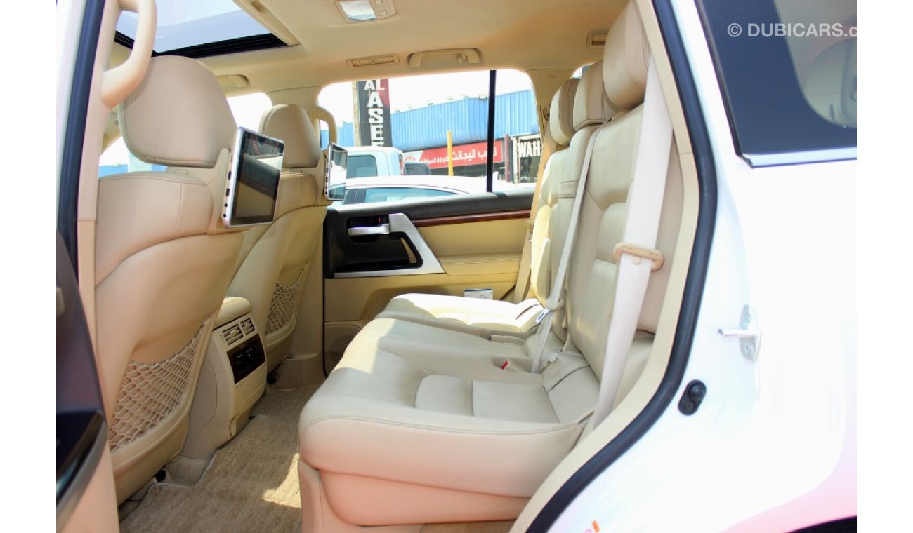 تويوتا لاند كروزر (2017) TOYOTA LAND CRUISER GXR V8 5.7, GCC