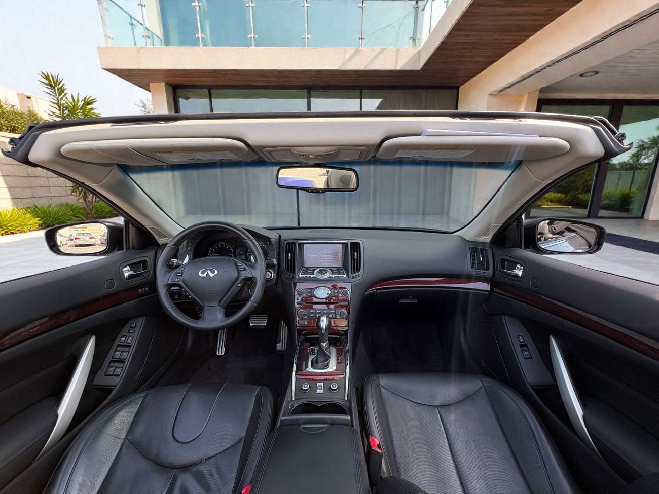 إنفينيتي Q60 Q60 CONVERTIBLE 3.7L V6 A/T | 2016 | GCC SPECS | AED 35,000