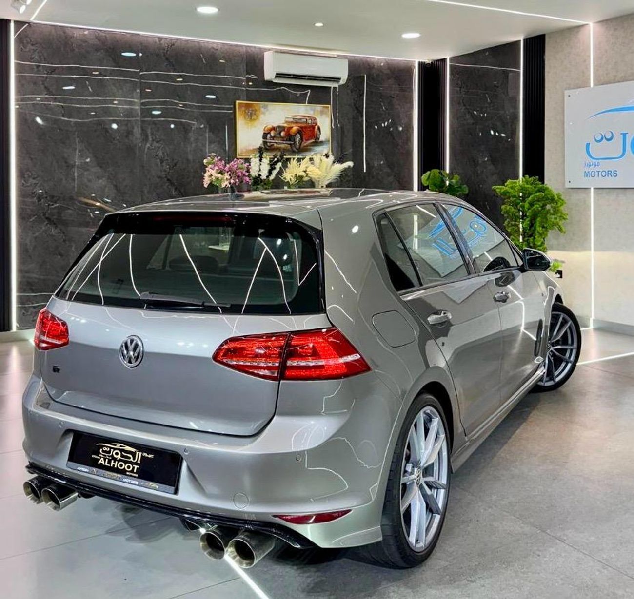 فولكس واجن جولف ار AWESOME VOLKSWAGEN GOLF R || UNIQUE COLOR || FULL OPTIONS || GCC || PERFECT CONDITION || LOW MILEAGE