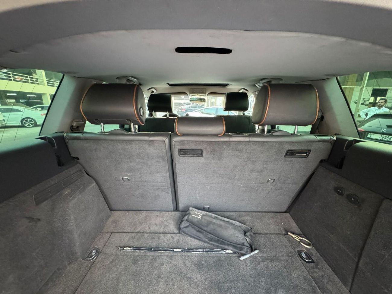 فولكس واجن طوارق فولكس فاجن طوارق W12 دفع رباعي، محرك بنزين W12، ناقل حركة أوتوماتيكي، مقاعد جلدية كاملة، مقاعد كهربا