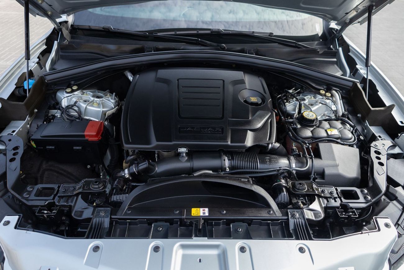 Jaguar F Pace R-Dynamic SE 2.0L