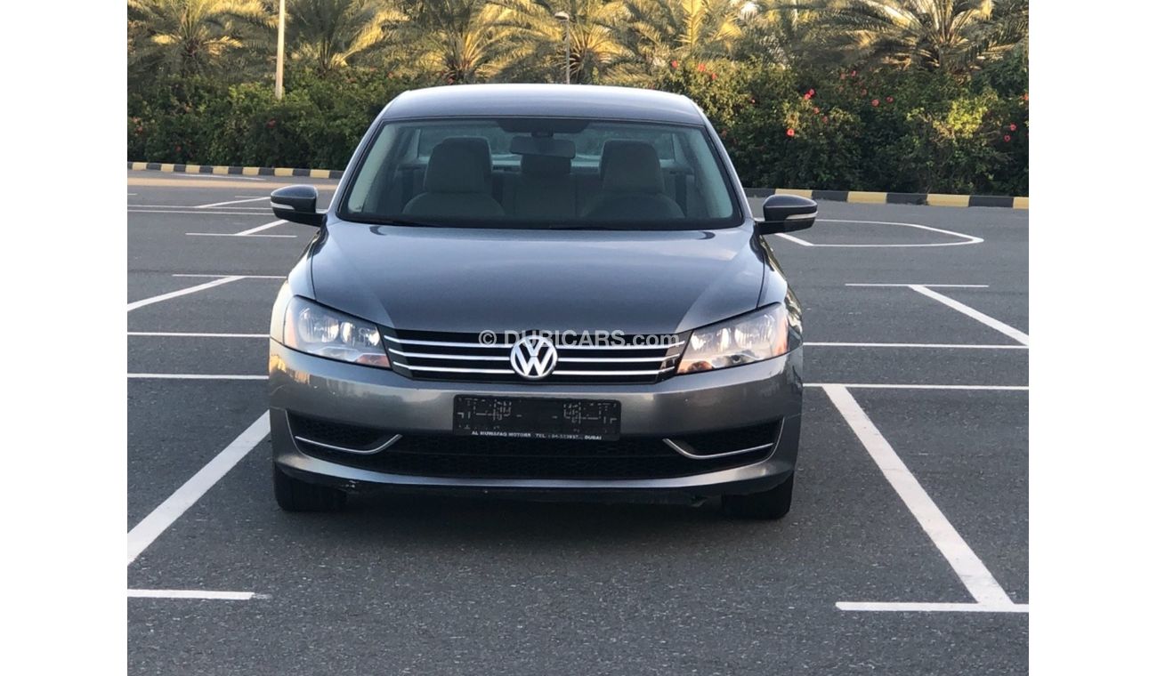 Volkswagen Passat MODEL 2014 GCC CAR PERFECT CONDITION INSIDE AND OUTSIDE