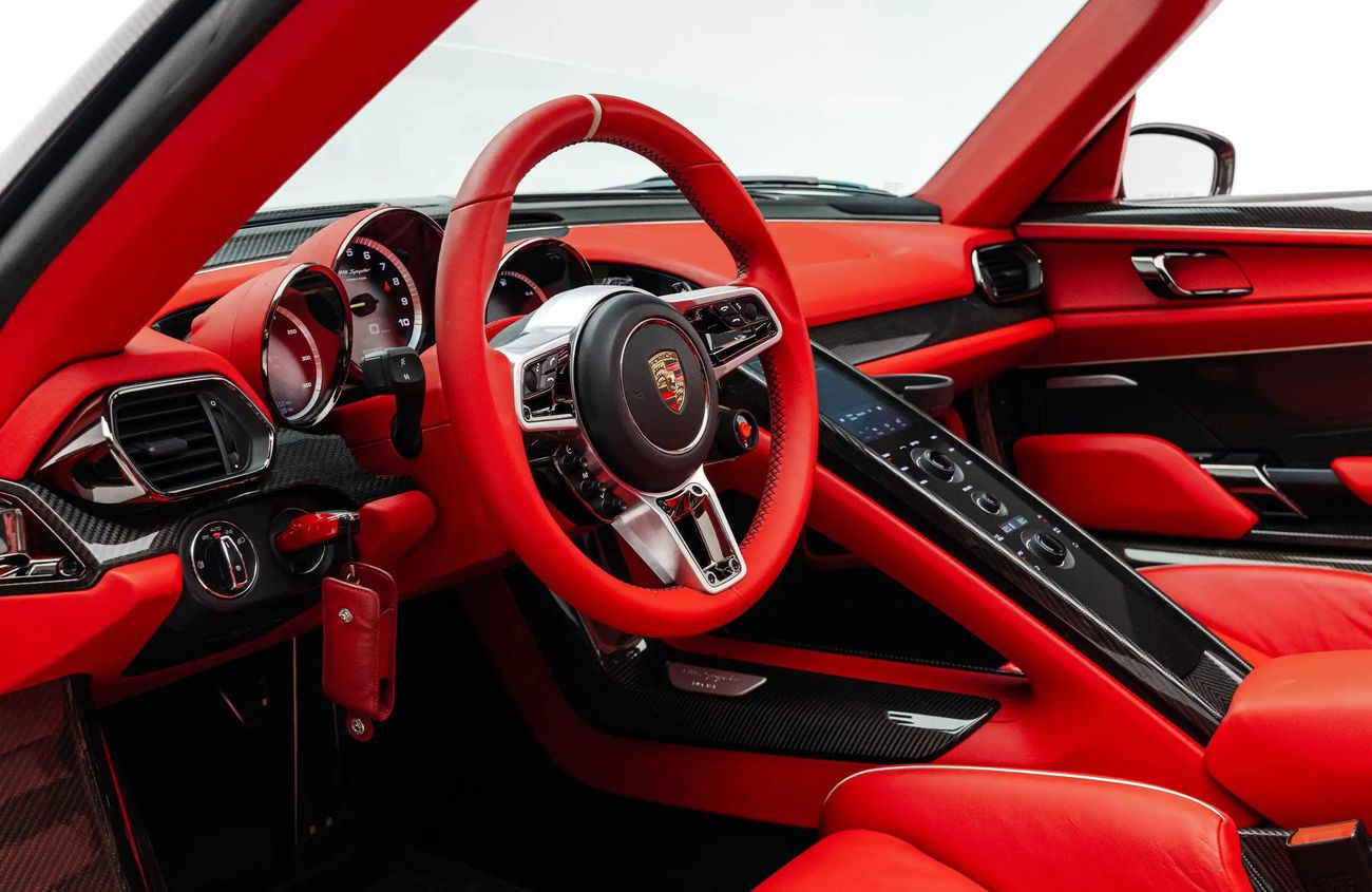 بورش 918 سبايدر 4.6L V8 N/A engine + Emotor