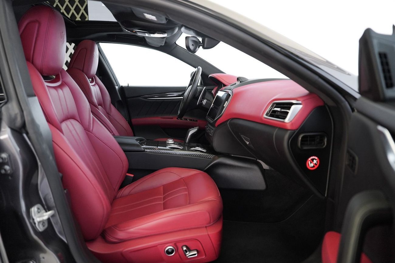 مازيراتي جيبلي Std 3.0L