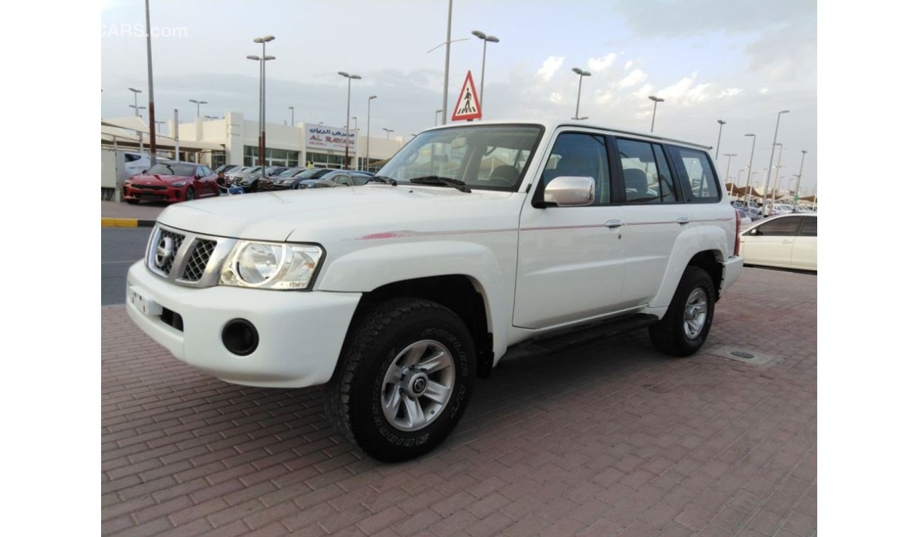 Nissan Patrol Safari Nissan patrol 2009 safari orginal pint gcc very celen car for sale