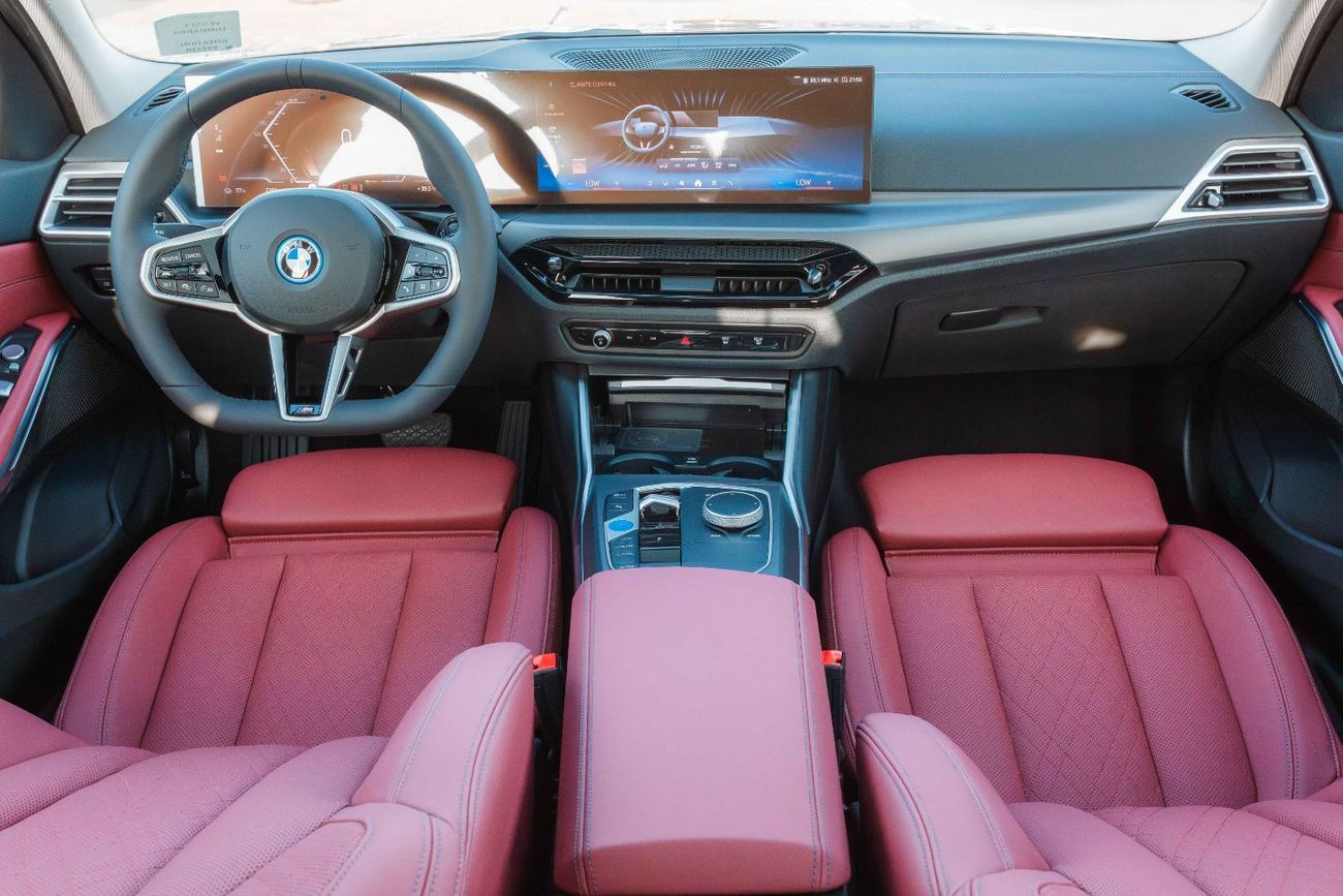 بي أم دبليو i3 2026 BMW i3 eDrive35L – M Power Kit (EV)