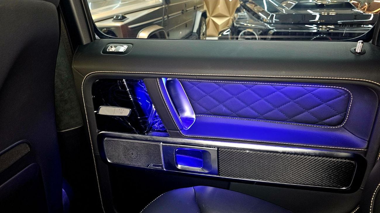 مرسيدس بنز G 63 AMG STD نسخة الجراند اسود مطفي داخلية كاربون فايبر
