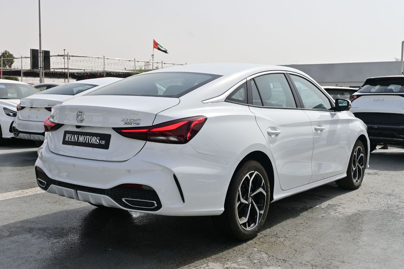 أم جي 5 MG5 1.5L Turbo, Petrol, FWD Model 2025 Color White