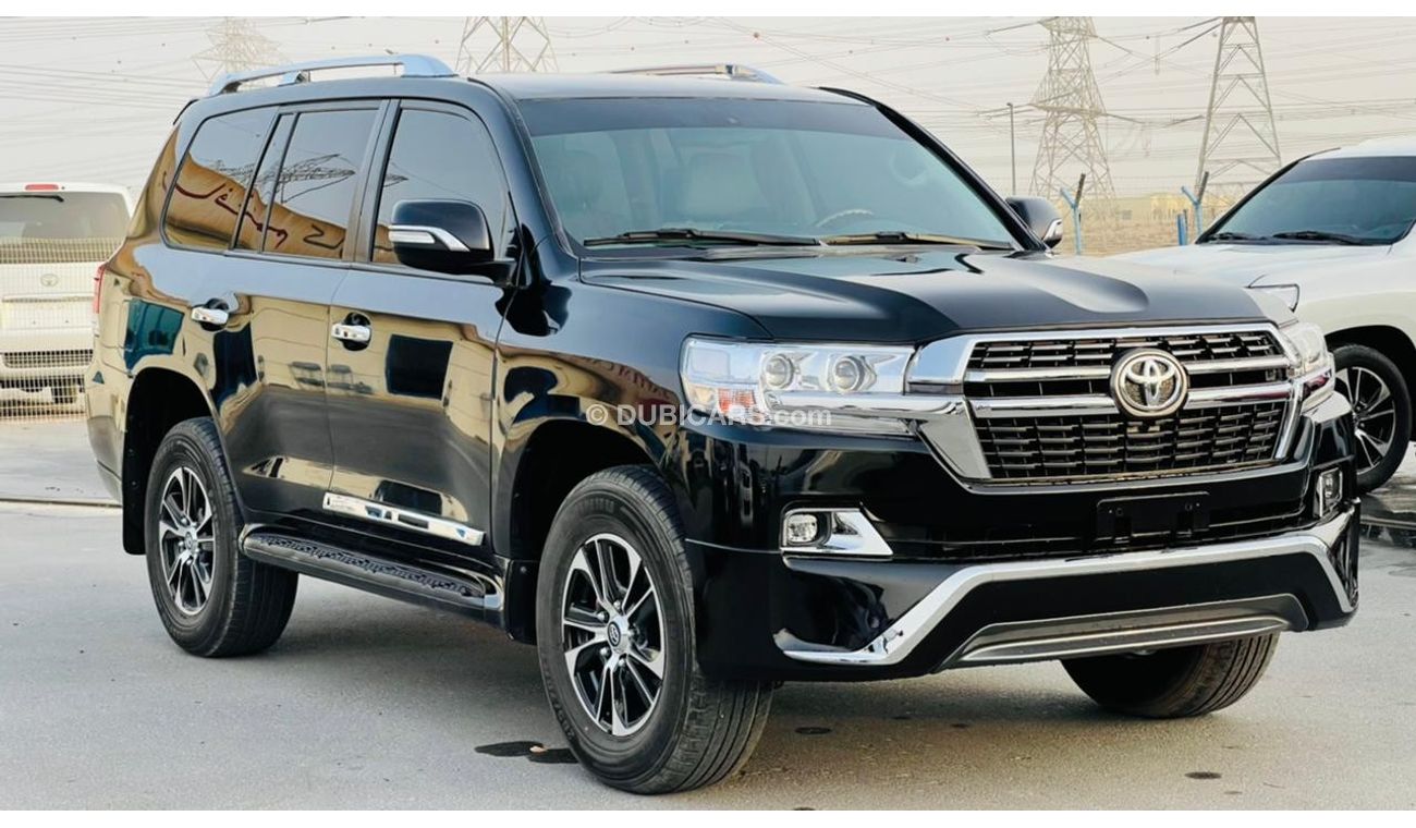 Toyota Land Cruiser 2013 GXR [Face-Lifted 2021] GCC Specs 4.0CC 6 Cylinders Petrol Rear Entertainment Perfect Condition 