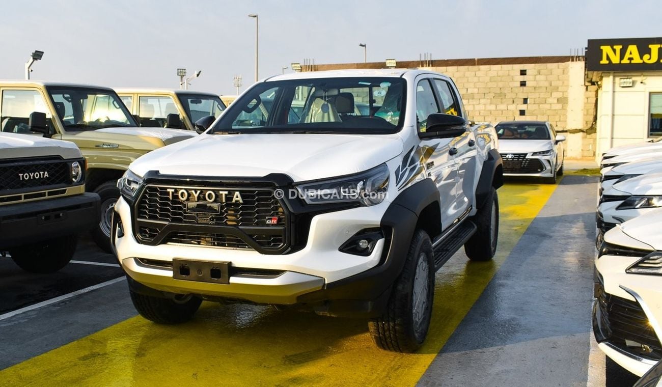 تويوتا هيلوكس GR SPORT