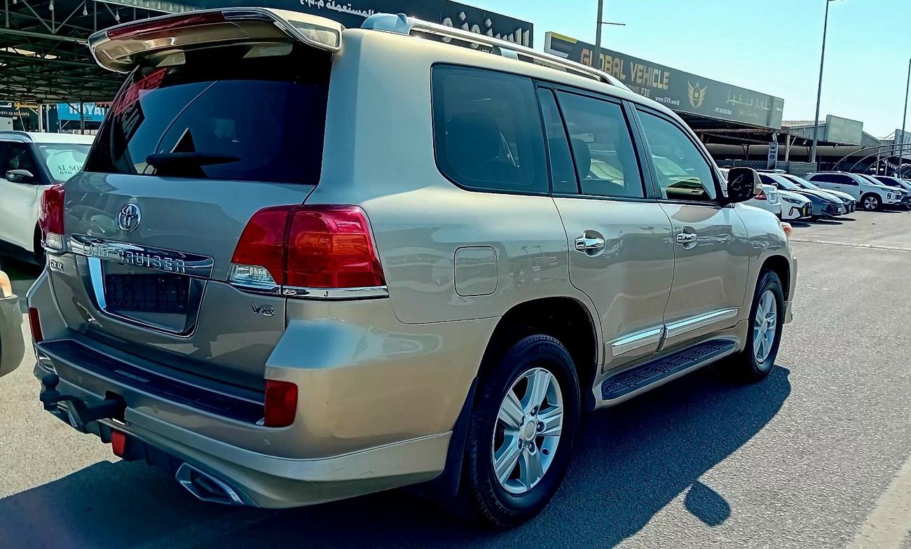 تويوتا لاند كروزر Std 4.0L 4WD