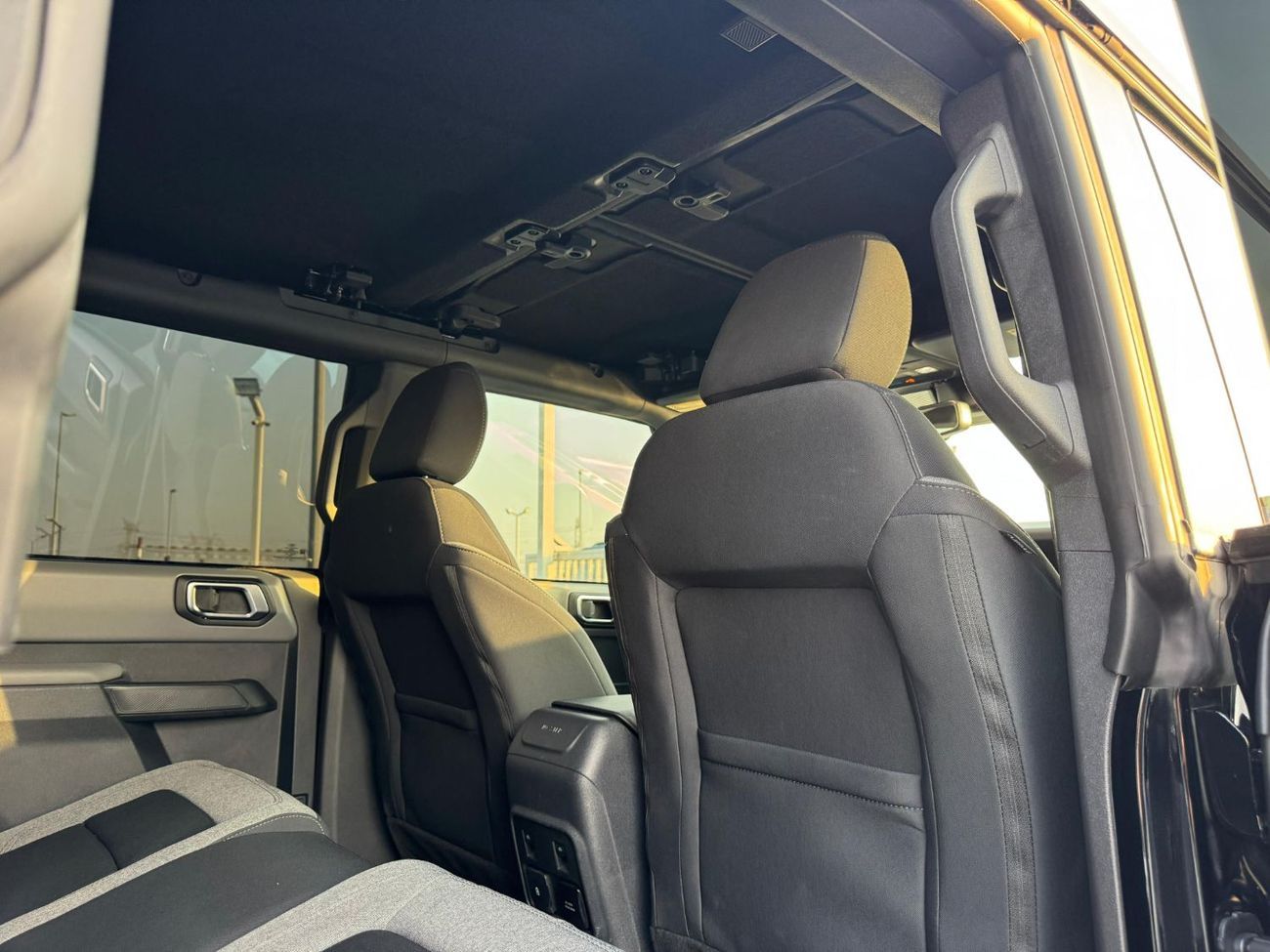 فورد برونكو 2.0L Turbocharged Petrol 4WD 2023 Export Price @ 155,500 AED