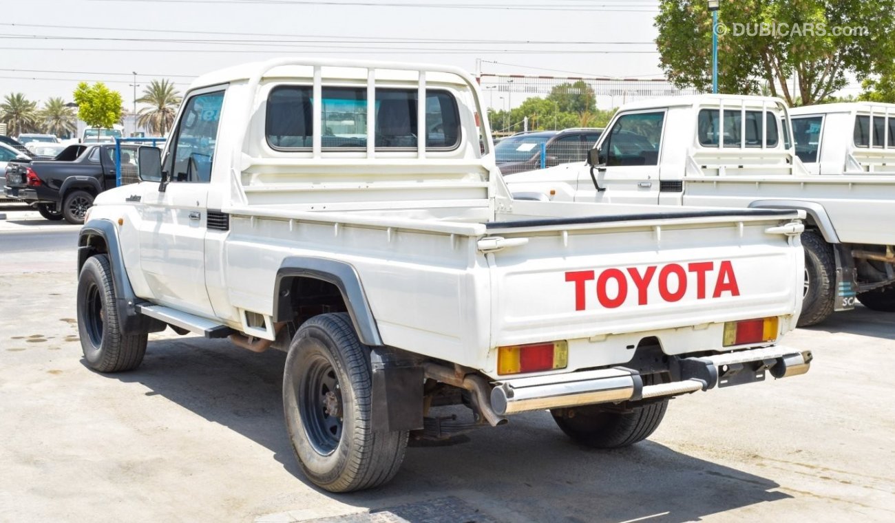 Toyota Land Cruiser Pick Up RIGHT HAND DRIVE V8 4.5 diesel manual LOW KMS new stock