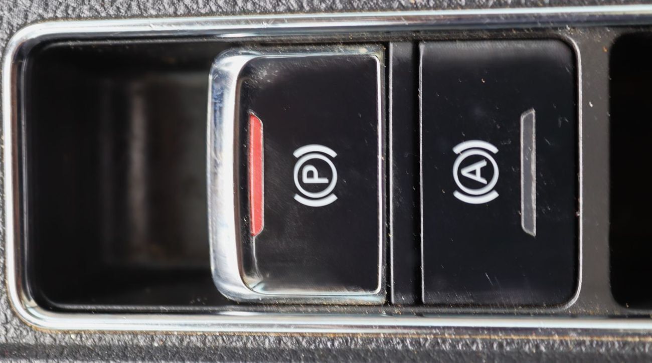 أم جي RX5 سيارة MG RX5 موديل 2020 خليجى بدون حوادث وبحاله ممتازه ممشى 82000 كيلو متر وبمحرك 2000 سي ىسى وسعر 3