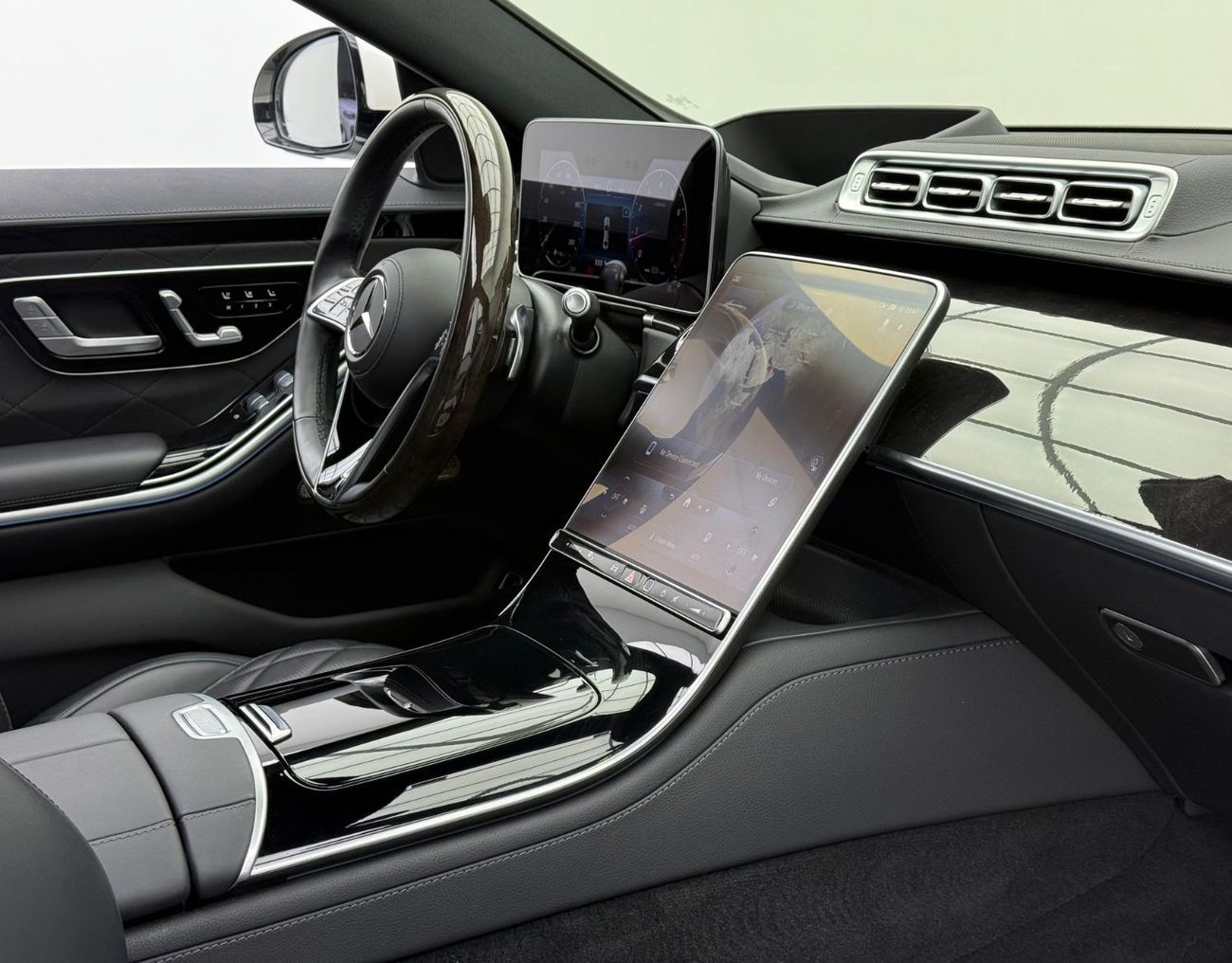 Mercedes-Benz S 580 4MATIC Exclusive 4.0L 2022 Mercedes S580 AMG Line, One Year Unlimited KM Warranty,Service History,Ex