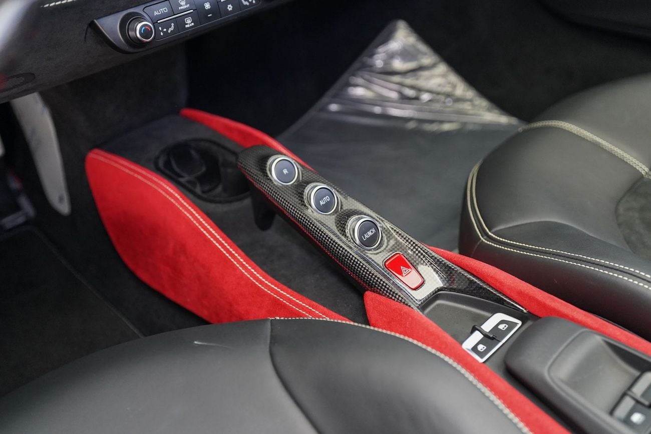 Ferrari F8 Spider 3.9T V8