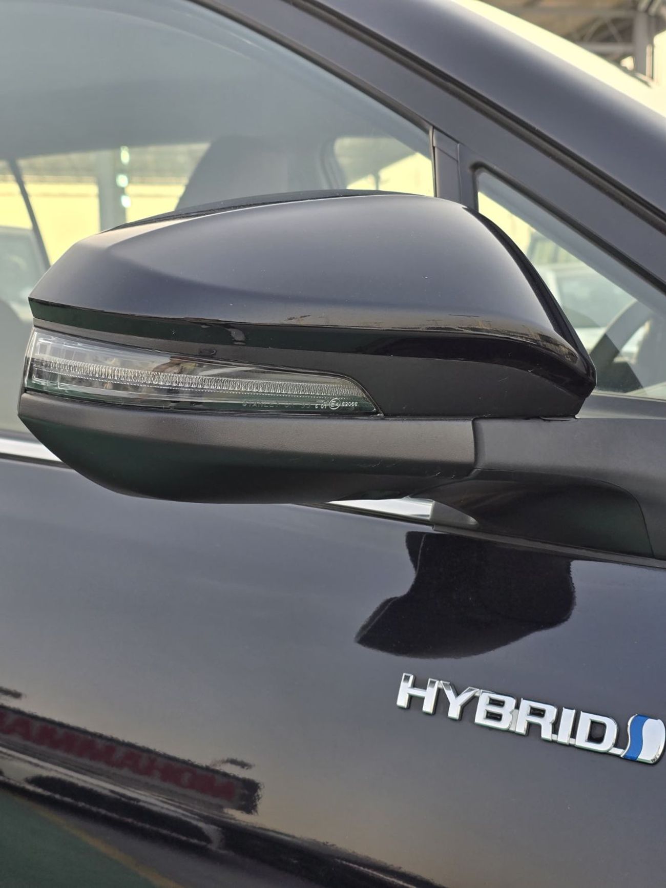 Toyota Innova 2.0L HyCross 7S Hybrid