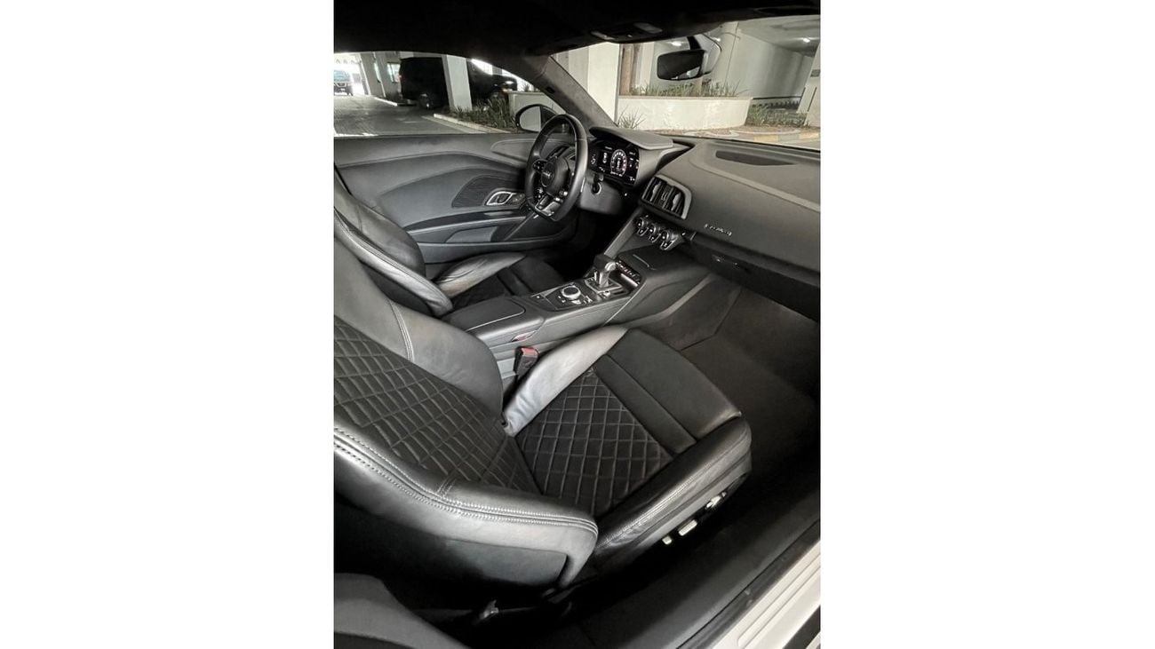 Audi R8 V10 Plus AUDI R8 SPORT PLUS | GCC | FSH | LOW MILEAGE | SUPER CLEAN