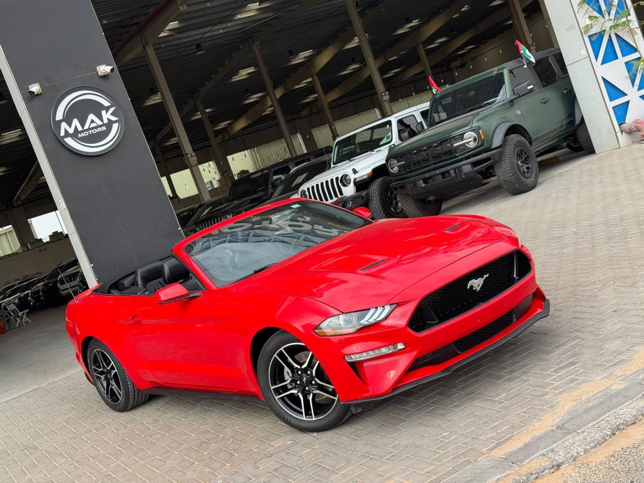 Ford Mustang EcoBoost / 2.3L V4 / BIG SCREEN / RADAR / BLIND SPOTS / REMOTE START / IN PERFECT CONDITION