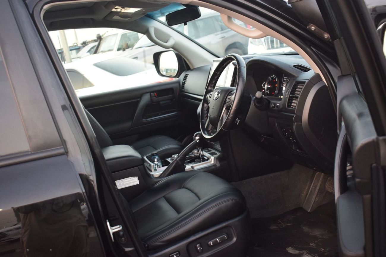 تويوتا لاند كروزر 2021 TOYOTA LAND CRUISER V8 FULL OPTION
