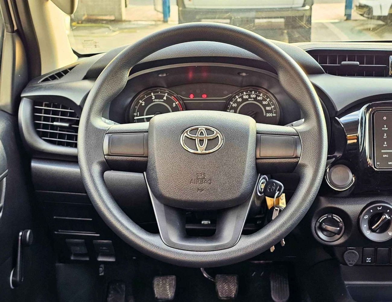 تويوتا هيلوكس NARROW BODY DOUBLE CABIN / 2.4L M/T DIESEL / REAR CHROME BUMPER / DIFF-LOCK (CODE # GLX-G2)