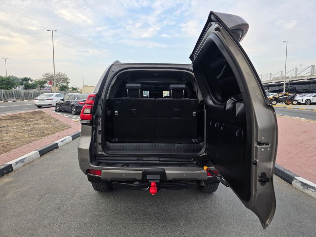 Toyota Prado 2019 | 2.8L DIESEL | AT | RHD | PUSH START ENGINE | SUNROOF | ELECTRIC SEAT