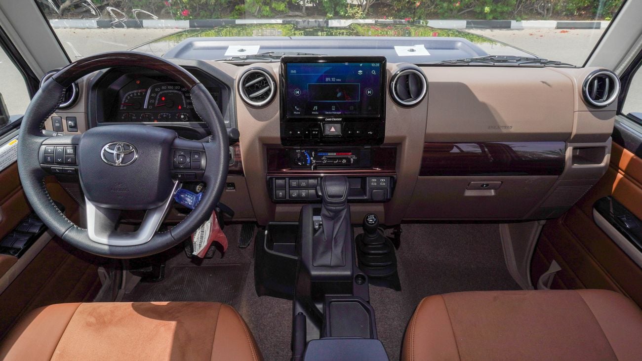 Toyota Land Cruiser 70 LX 4.0 L V6