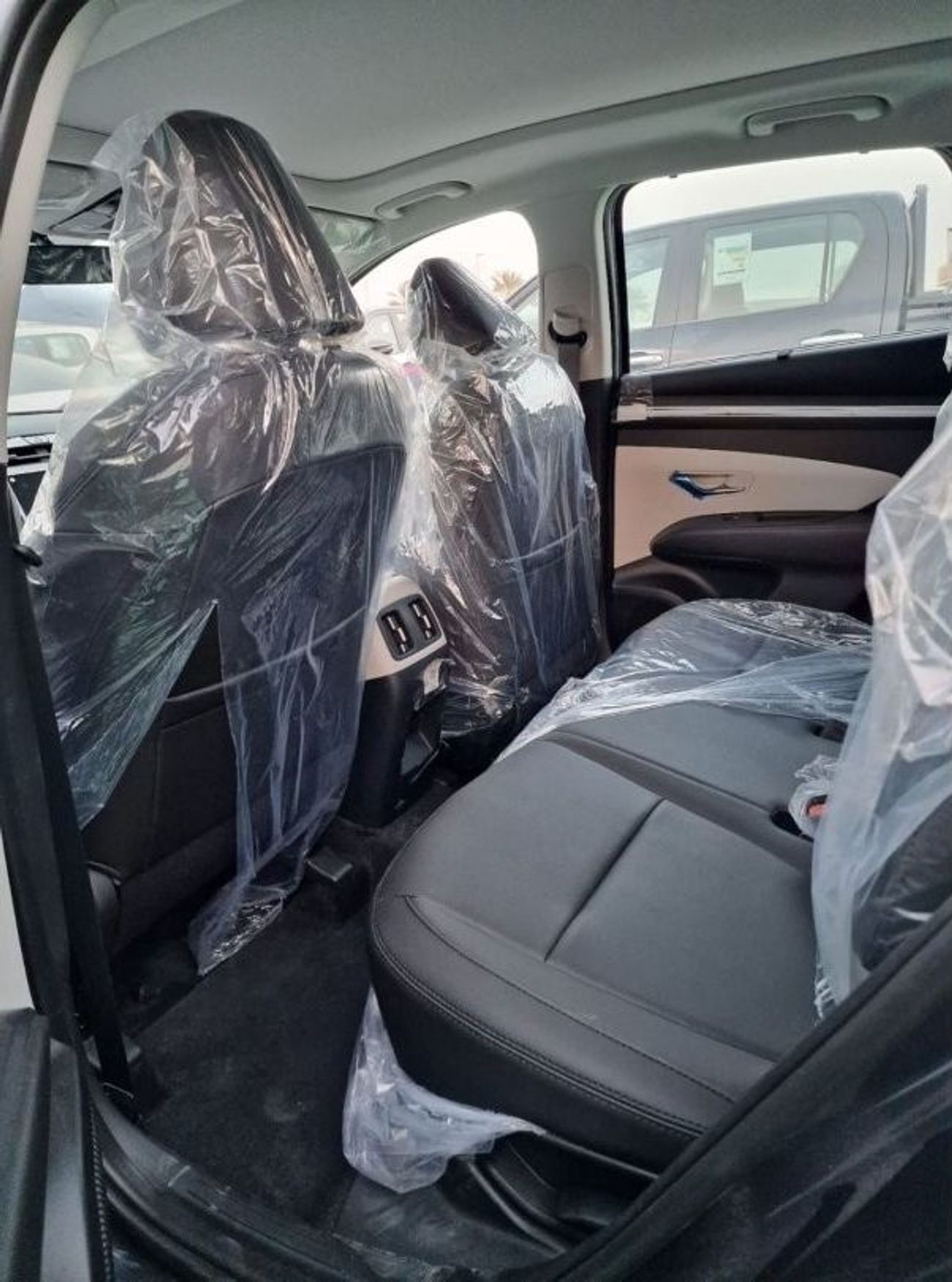 هيونداي توسون HYUNDAI TUCSON 1.6L FULL OPTION LEATHER SEATS, POWER SEATS, PANORAMIC SUNROOF, AUTO TRUNK , REAR CAM