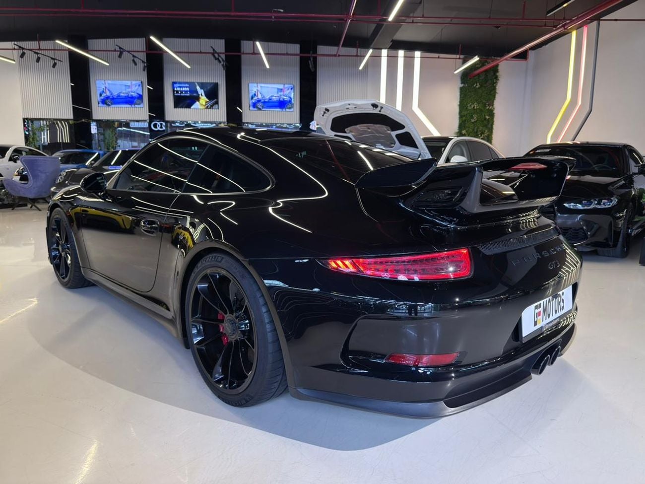 Porsche 911 GT3 3.8L (475 HP) Coupe 2016 Porsche 911 GT3 - GCC Specs - Dealer Warranty Till 11/26 - Full Service