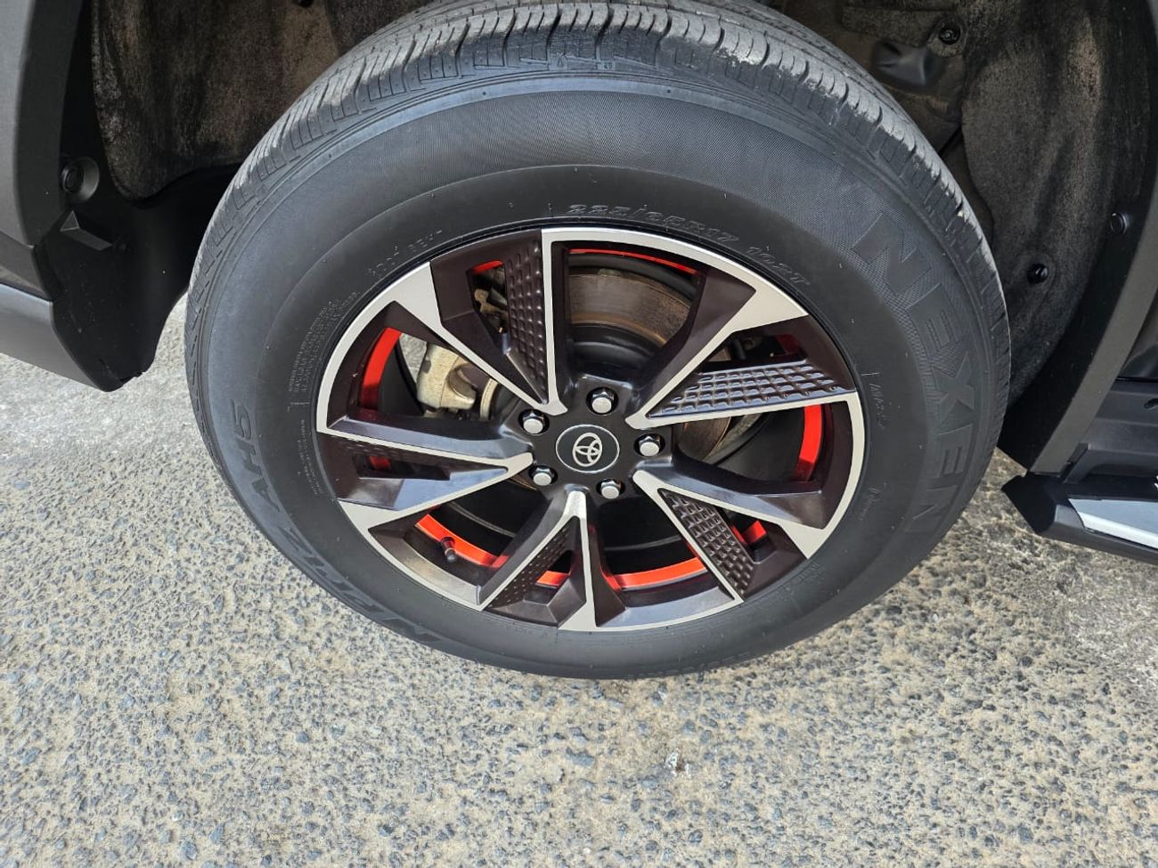 تويوتا راف ٤ 2.5L XLE Hybrid