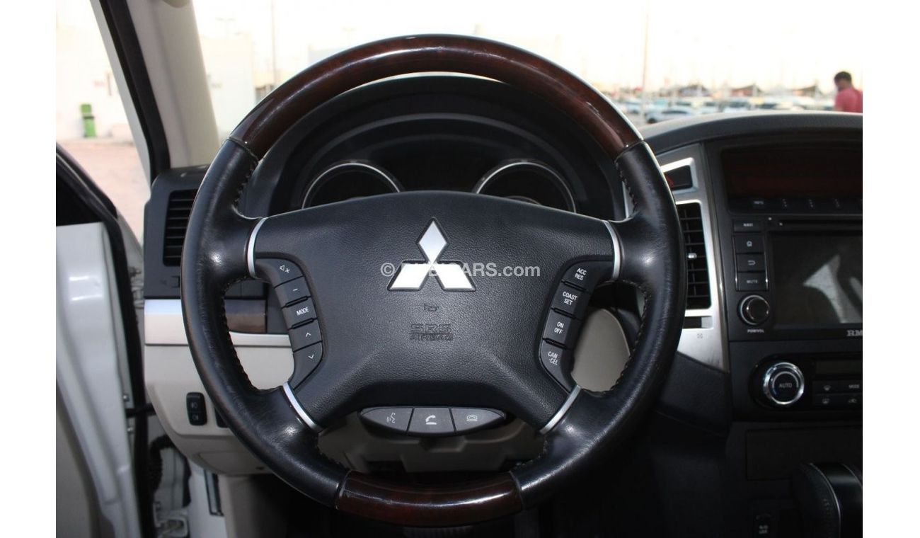 Mitsubishi Pajero Mitsubishi Pajero 2015 GCC Full 3.8 No. 1 without accidents, very clean from inside and outside