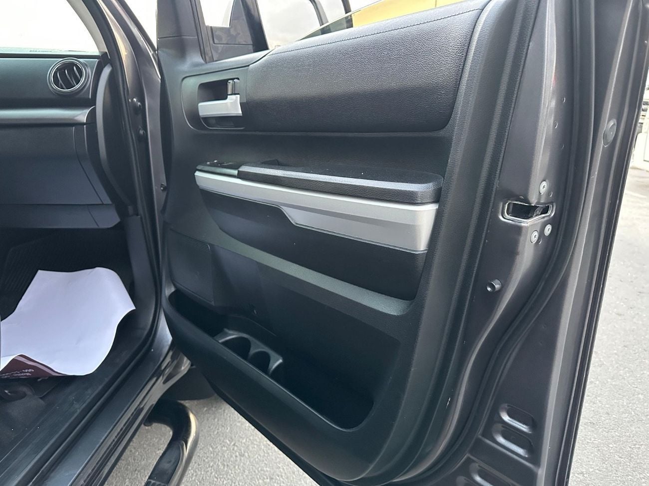 Toyota Tundra STD (NON GCC) Std 5.7L