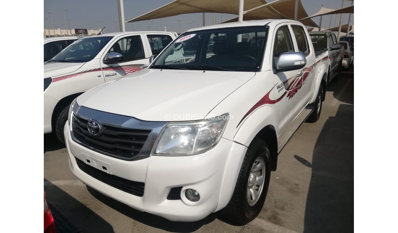 Toyota Hilux PETROL 2.7 AUTOMATIC GEAR LAFT HAND DRIVE