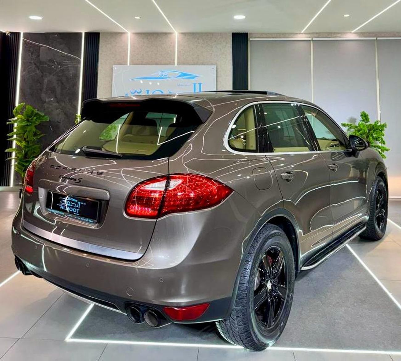 Porsche Cayenne S Platinum Edition 3.6L PORSCHE CAYENNE S V8 || GCC || FULL OPTIONS || FREE ACCIDENTS || NEW CONDITI