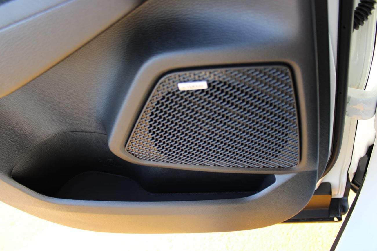 ميتسوبيشي آوتلاندر Mitsubishi Outlander 7-Seater H-Line 2.5L 4WD | Brand New | Export Only |