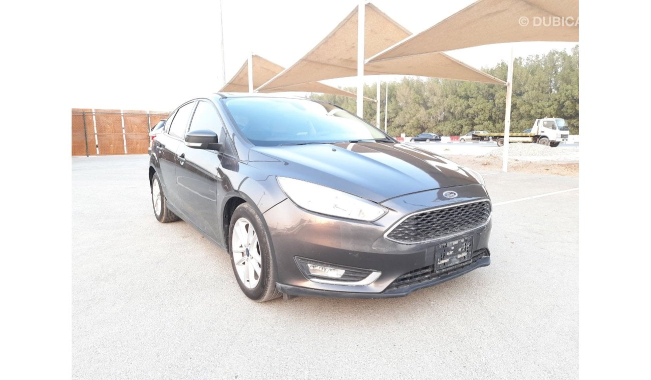 Ford Focus Ford Focus 2015 GCC sunroof very celen car