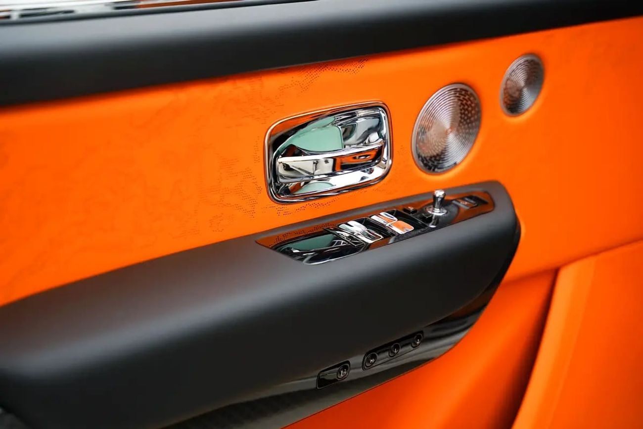 Rolls-Royce Cullinan BLACK BADGE WITH WARRANTY AND SERVICE CONTRACT