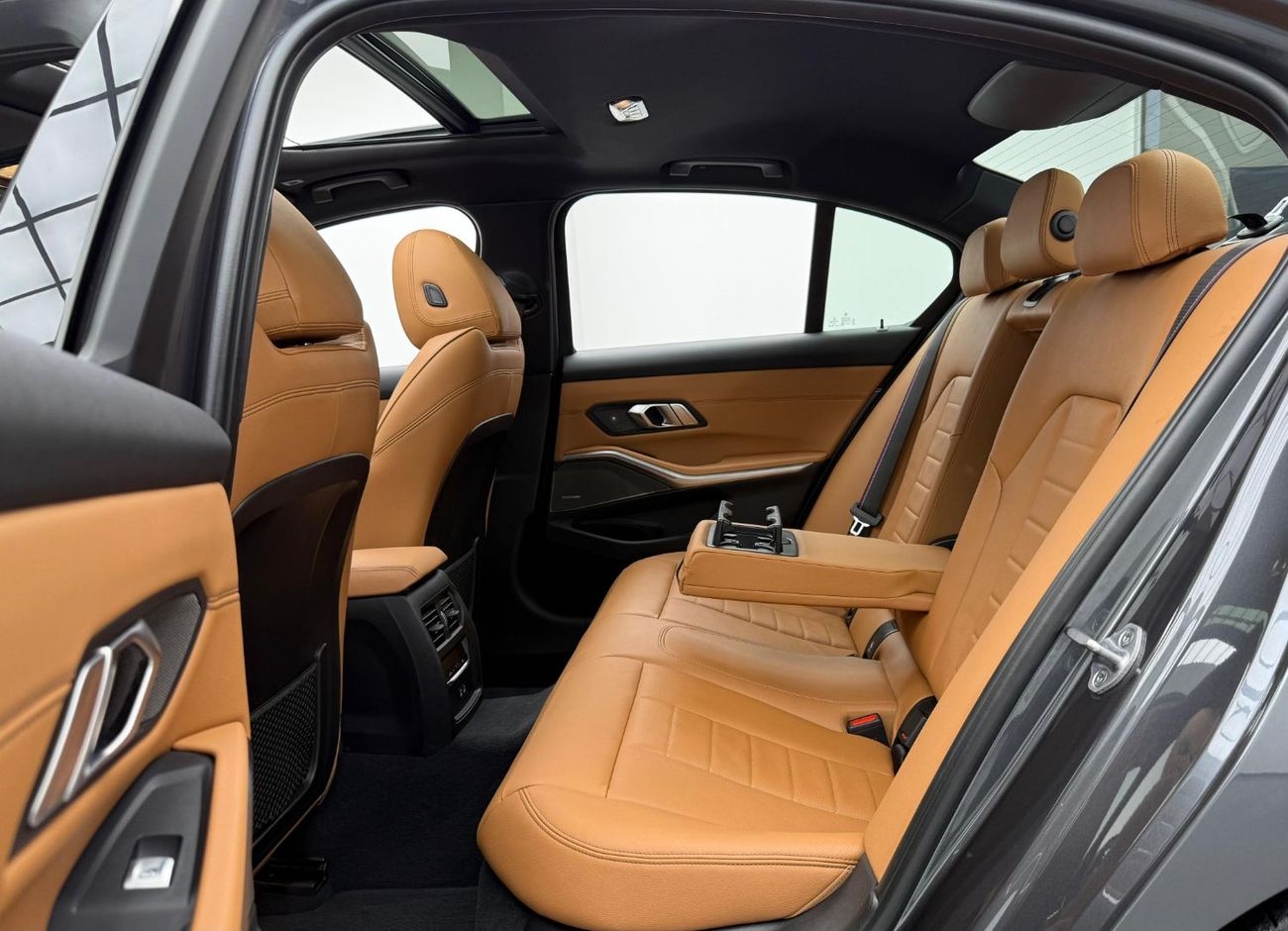 بي أم دبليو M340i Std 3.0L 2021 BMW M340i xDrive, 2025 BMW Warranty, 2026 BMW Service Pack, Excellent Condition, GCC